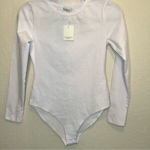 NWT MANGOPOP  long sleeve white bodysuit. Size small.
